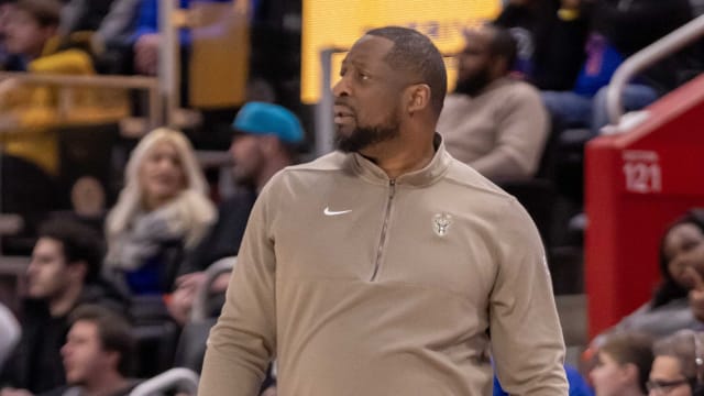  Milwaukee Bucks Head coach Adrian Griffin 